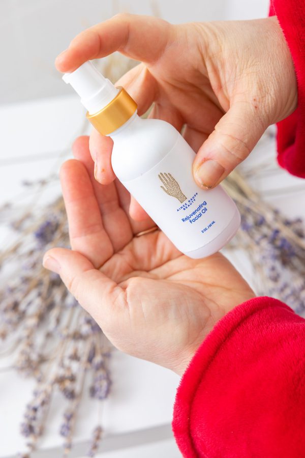 Organic Rejuvenating Facial Oil - Image 3